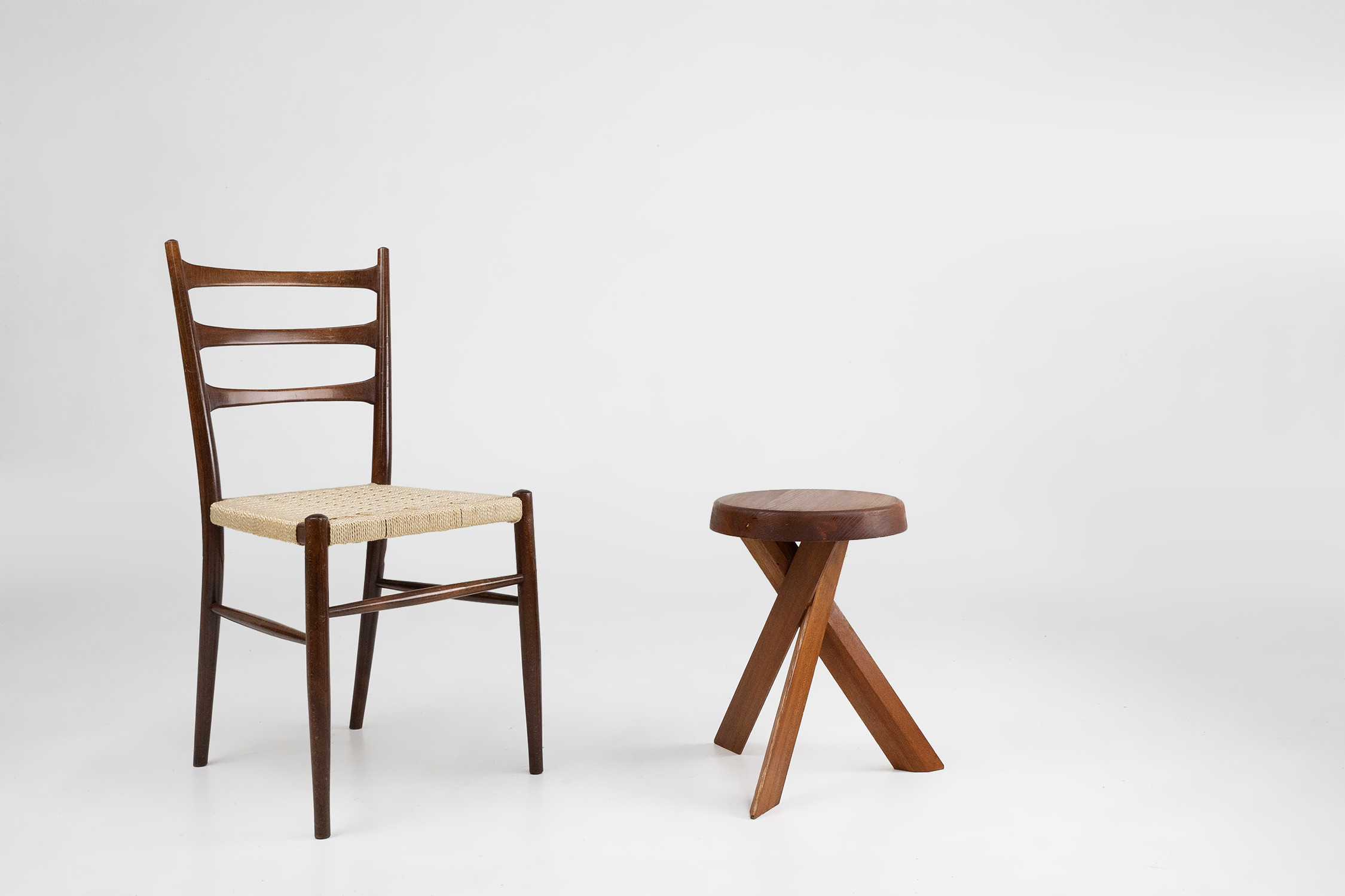 Iconic Pierre Chapo model S31 stool in elm wood, France 1974thumbnail